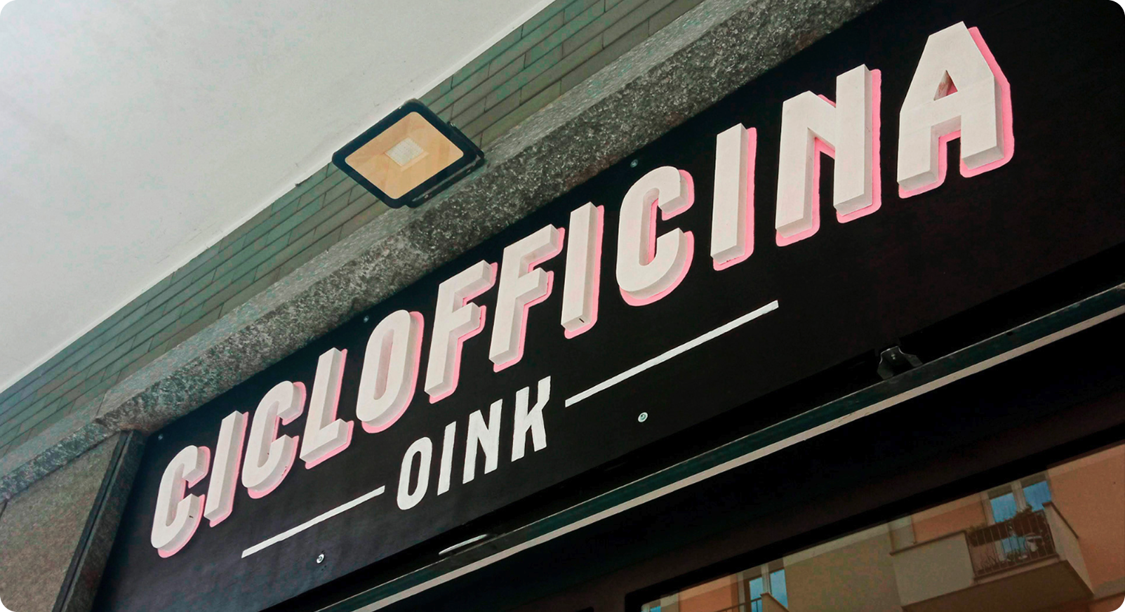 Ciclofficina Oink Signage