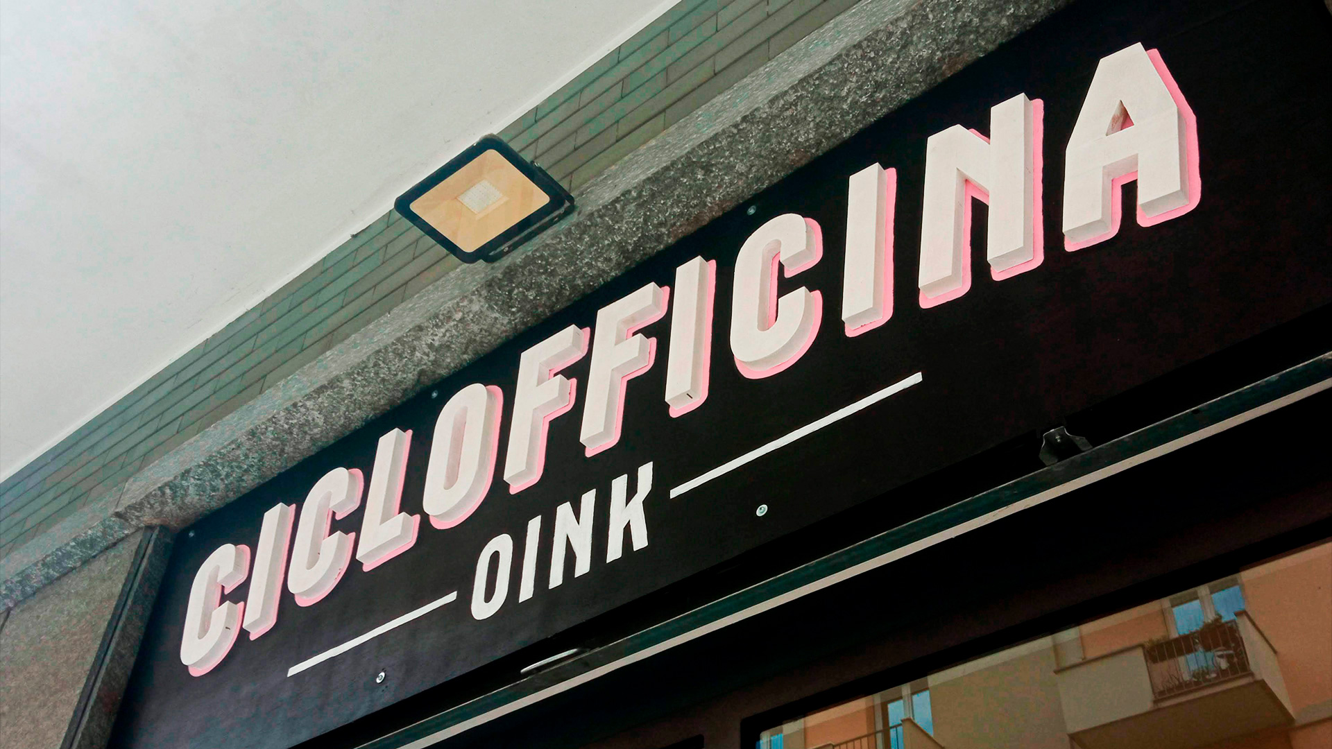 Ciclofficina Oink Signage